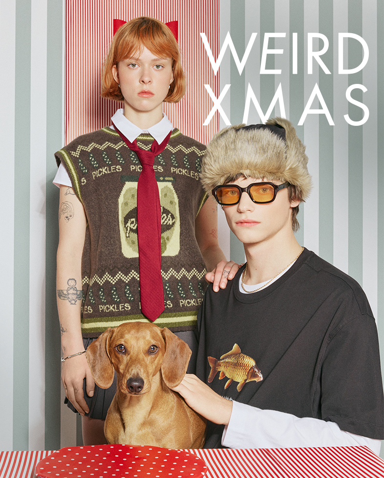 Na banerze znajdują się 2 osoby ubrane w świąteczne stylizacje oraz odnośniki do odpowiednich kategorii produktowych. banner