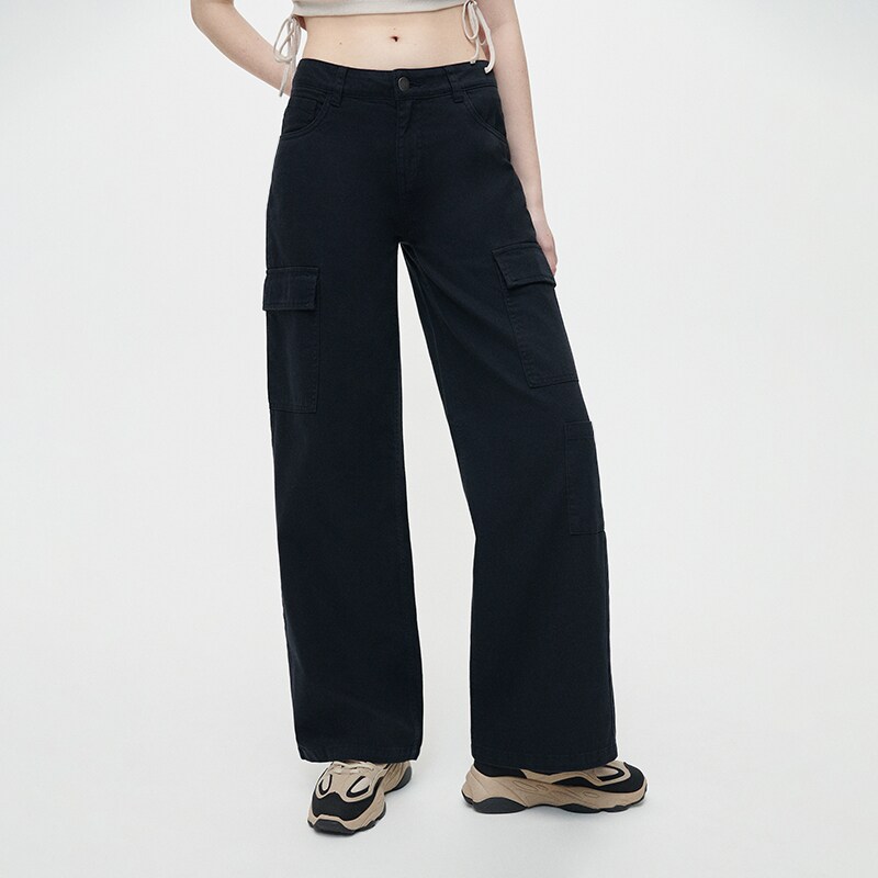 House - Pantaloni wide leg cu buzunare cargo - Negru