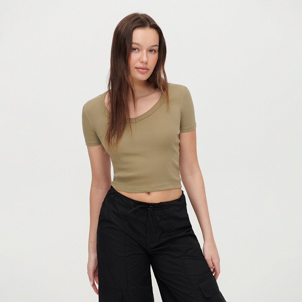 House - tricou cu decolteu în v basic - kaki