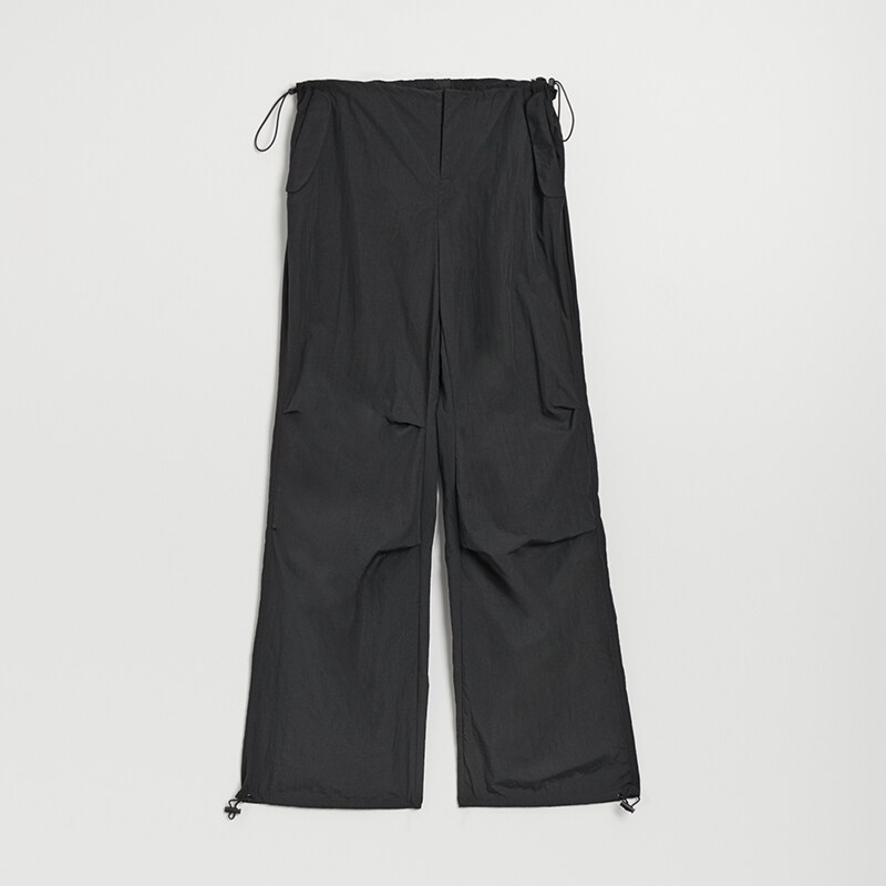 House - Pantaloni parachute - Negru