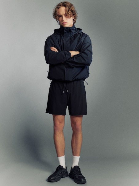 Dwuwarstwowe szorty na gumce czarne