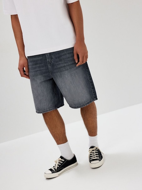 Джинсові шорти з вареним ефектом