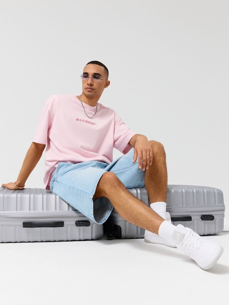 Białe sneakersy z jasnoszarymi wstawkami