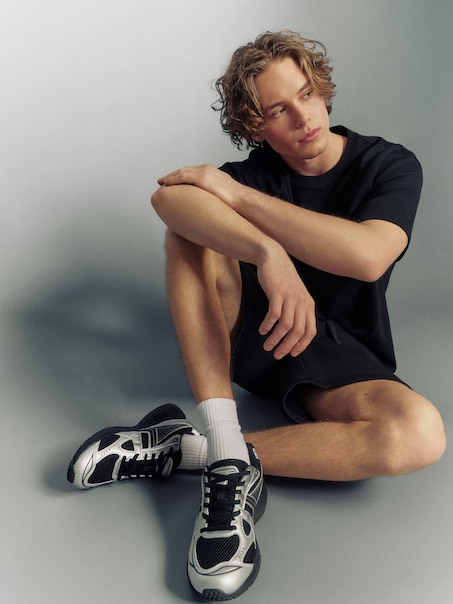 Sneakersy z łączonych materiałów czarne