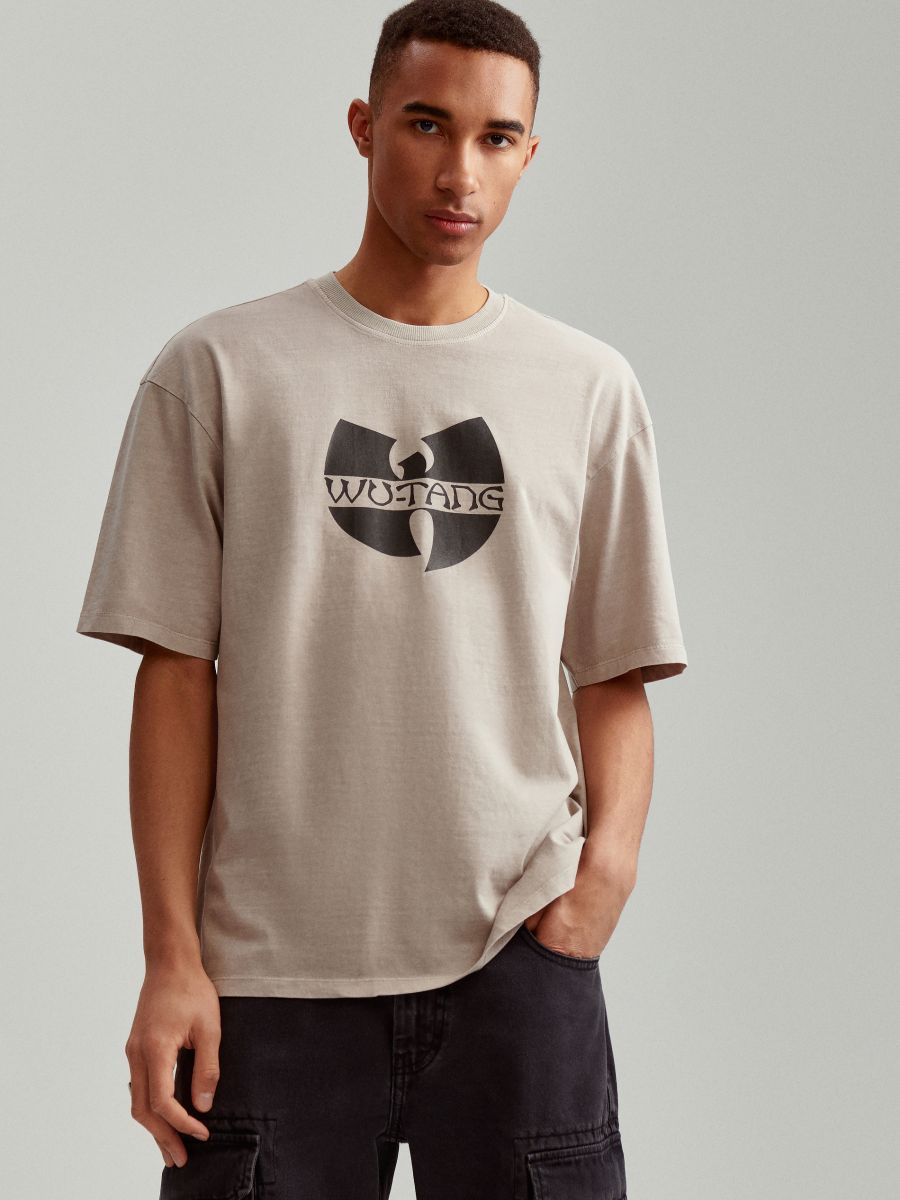 Szara koszulka loose fit z nadrukiem Wu-Tang Clan - szary - HOUSE