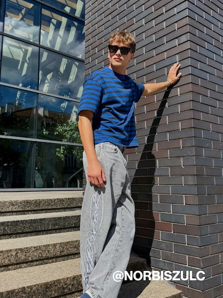 Szare jeansy super baggy fit z haftem