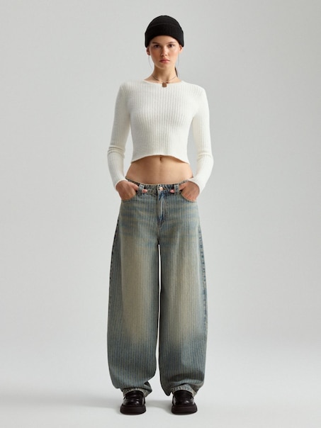 Jeansy baggy fit w jasnym kolorze w prążki