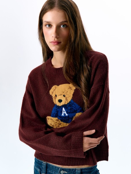 Светр з круглим вирізом