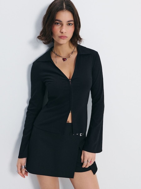 Gorsetowa bluzka z dekoltem w serek czarna