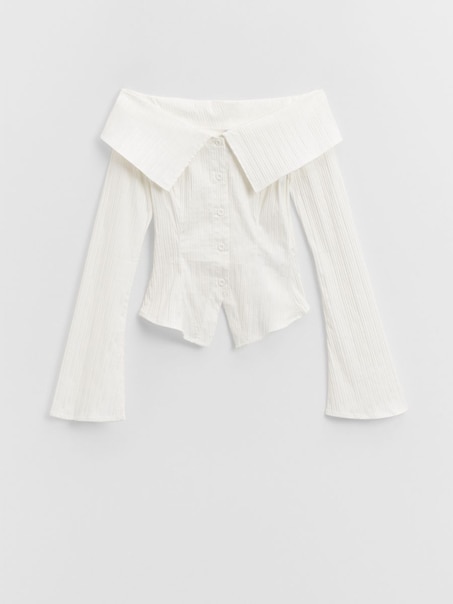 Biała bluzka off shoulder w prążki z długim rękawem