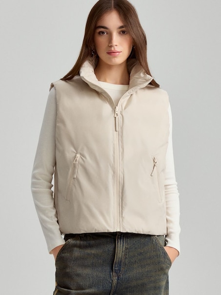 Dwustronna kamizelka ze stójką i ociepleniem beżowa