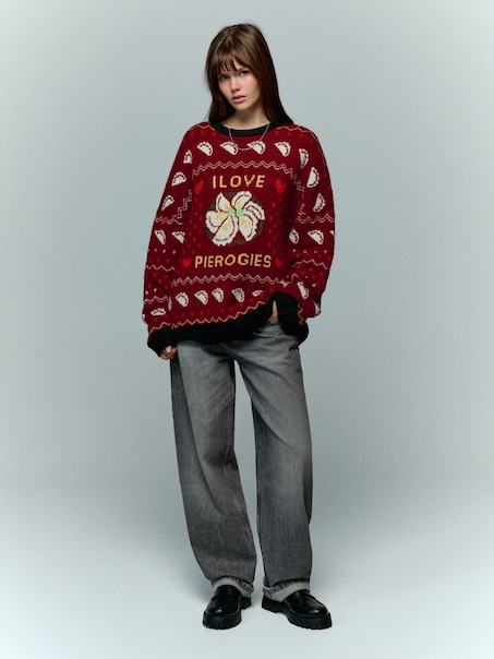 Wzorzysty sweter z motywem pierogów