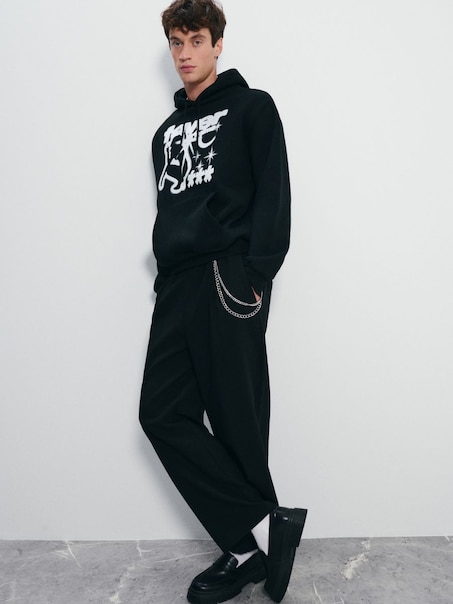 Czarna bluza z kapturem i nadrukiem fever dreams