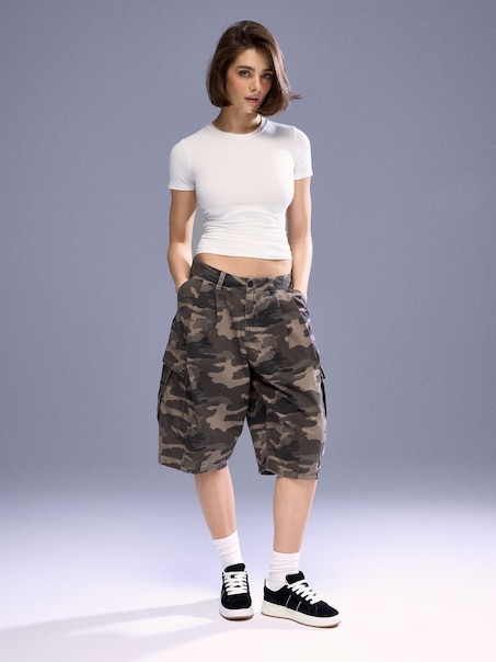 Szorty bermudy we wzór camo