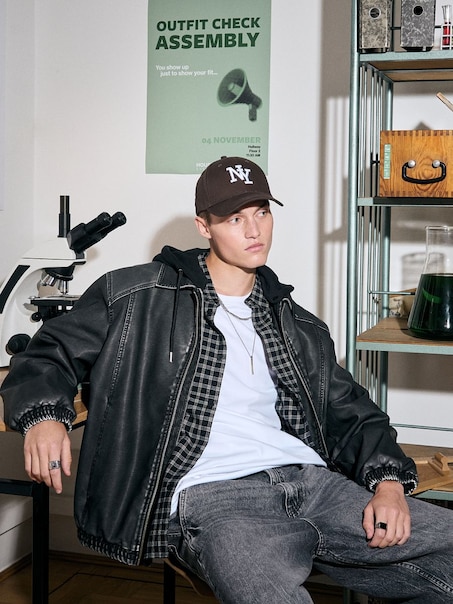 MEN`S OUTER JACKET