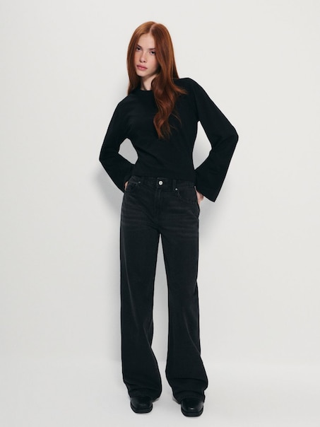 Czarne jeansy wide leg z wysokim stanem