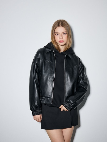 Куртка зі штучної шкіри