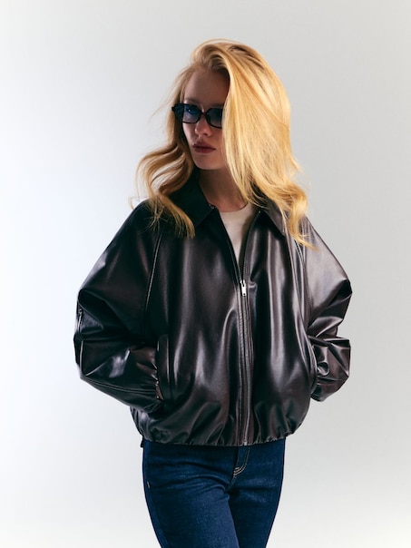 Czekoladowa kurtka bomber z kołnierzykiem