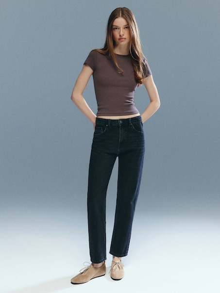 Czarne jeansy mom fit cropped z efektem sprania