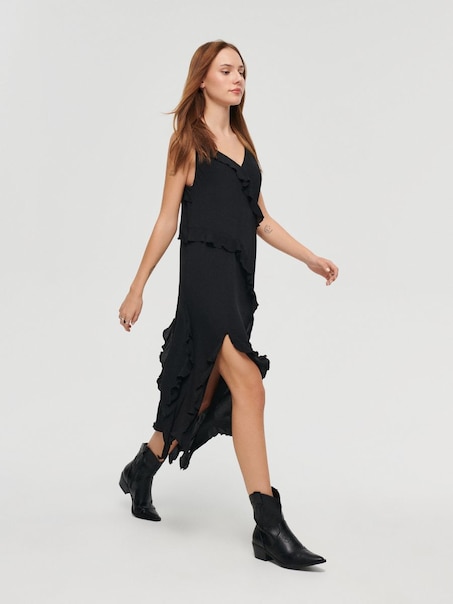 Asymetryczna sukienka midi z falbanami czarna
