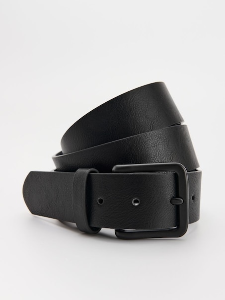 Czarny pasek z imitacji skóry