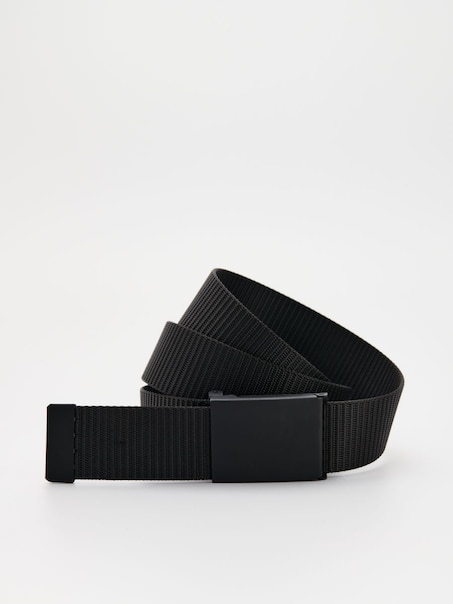 Materiałowy pasek z klamrą zaciskową