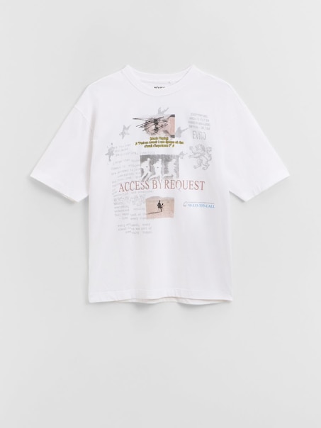 Biała koszulka z nadrukiem Access by Request