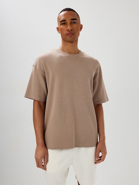 Футболка з круглою горловиною