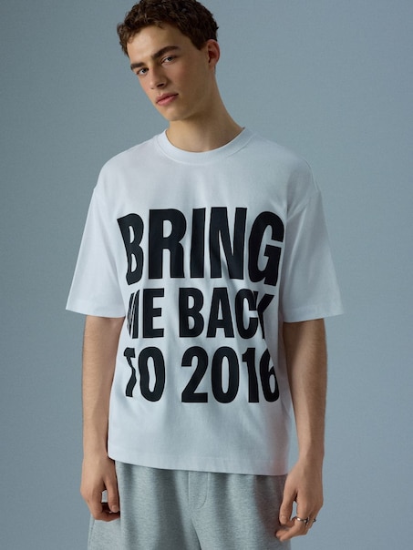 Biała koszulka z napisem Bring Me Back To 2016