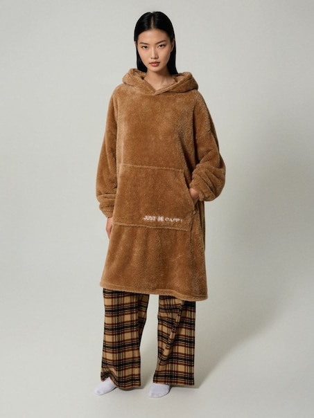 Brązowy bluzokoc z kapturem z uszkami kapibary