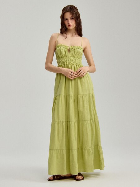 Zielona sukienka maxi fit&flare z kieszeniami i falbanami