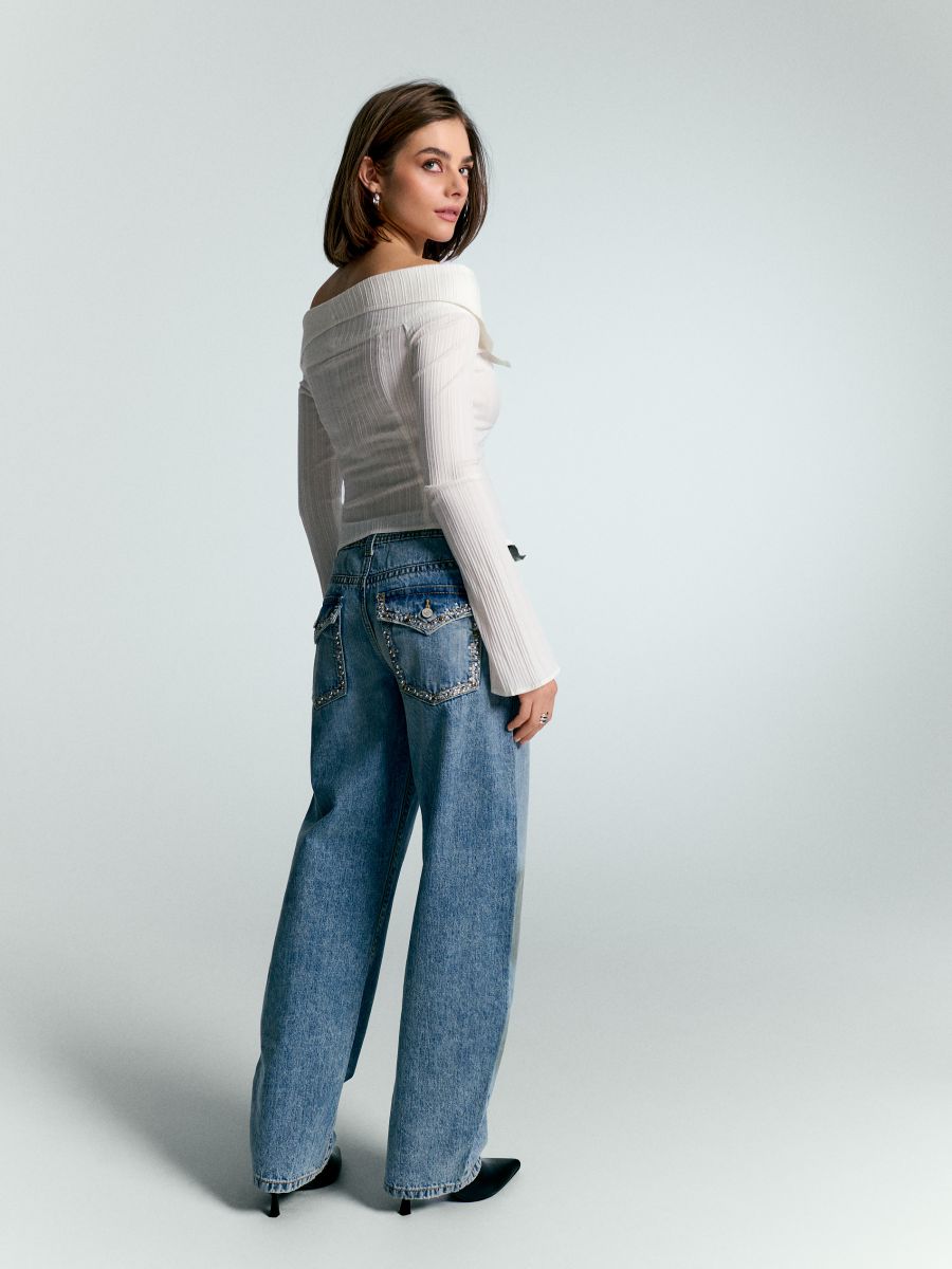 Jasnoniebieskie jeansy bootcut baggy fit z ozdobami na tylnych kieszeniach - niebieski - HOUSE