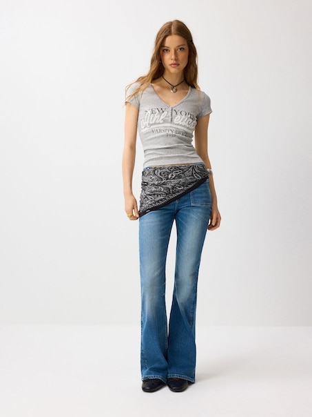 Niebieskie jeansy dzwony bootcut z niskim stanem
