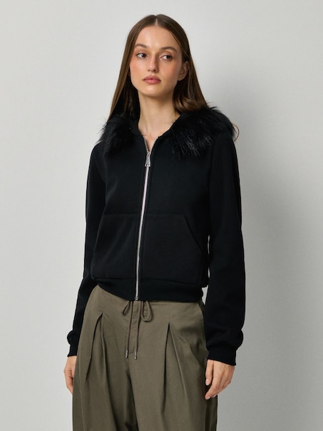 Užtrauktuku užsegamas džemperis su gobtuvu