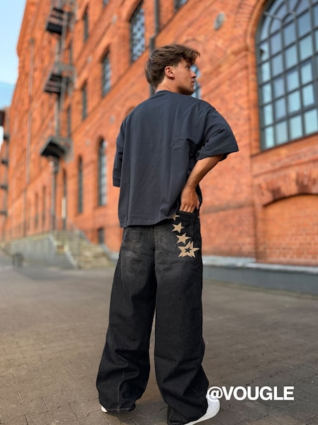 Czarne jeansy barrel fit z haftem gwiazdek