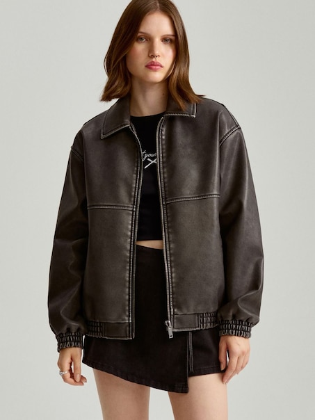 Ciemnoszara kurtka bomber dad fit z imitacji skóry