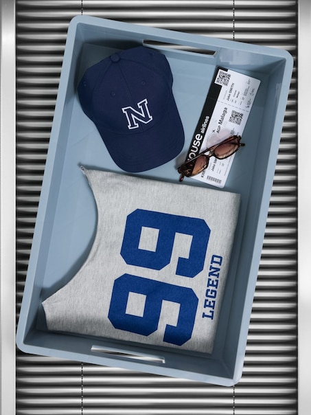 Укорочена футболка з принтом