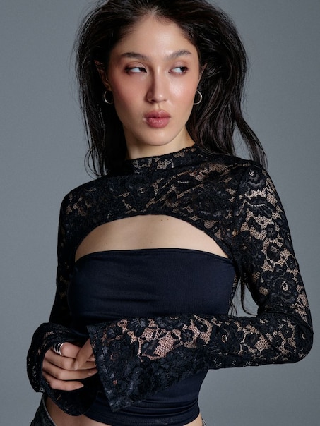 Мереживна блузка