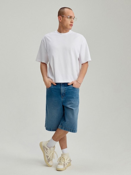 Niebieskie szorty jeansowe baggy z przetarciami