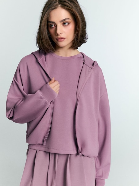 Rozpinana bluza z kapturem i modalem w składzie fiołkowa
