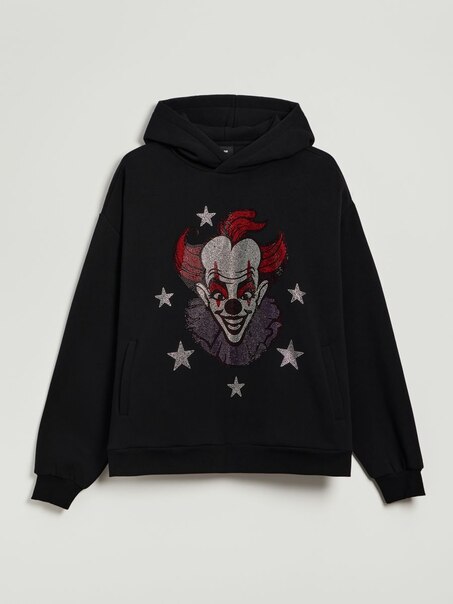 Czarna bluza oversize z motywem klauna z dżetów