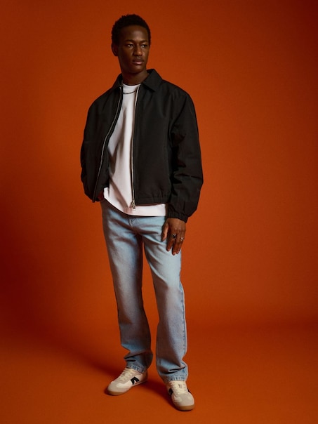 Straight-lõikega teksapüksid