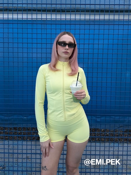 Dopasowane szorty z elastycznej dzianiny ULTRAFLEX jasnożółte