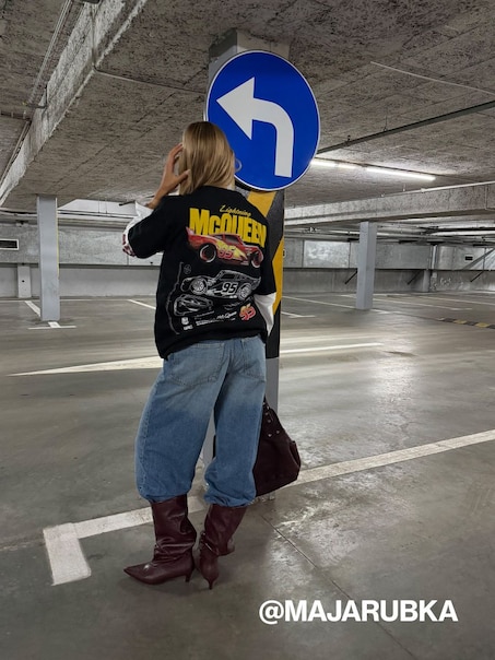 Czarna koszulka z technicznym nadrukiem Lightning McQueen
