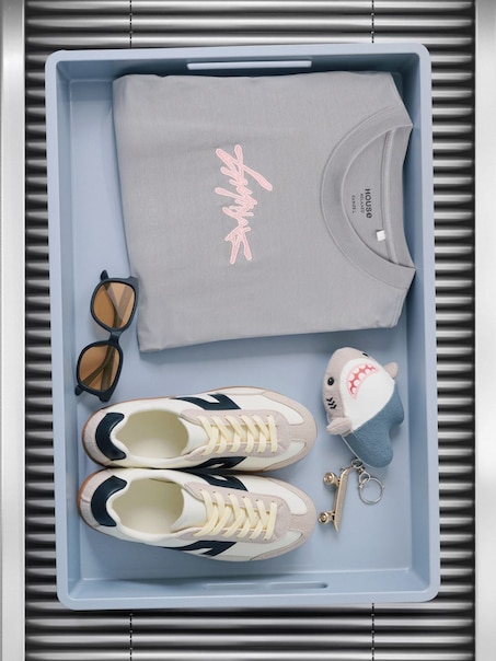 Szara koszulka relaxed fit z haftem graffiti