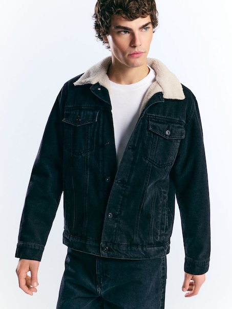 Kurtka jeansowa z ociepleniem i kołnierzem sherpa czarna