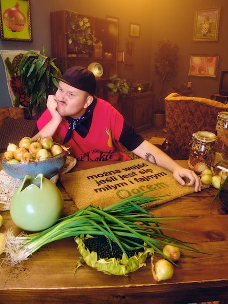 Brązowa wycieraczka z napisem można wejść jeśli jest się miłym i fajnym Ogrem  Shrek x Włodi4444