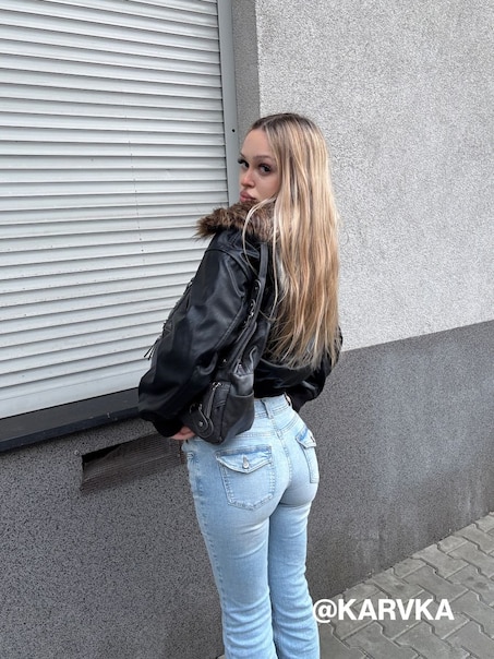 Niebieskie jeansy dzwony bootcut low waist z klapkami na kieszeniach Y2K