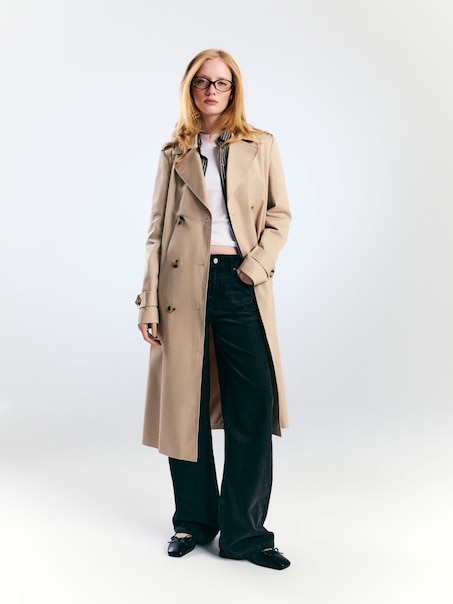 Дълъг тренчкот