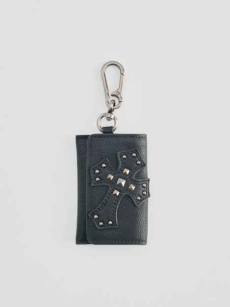 Czarny portfel typu card holder z karabińczykiem